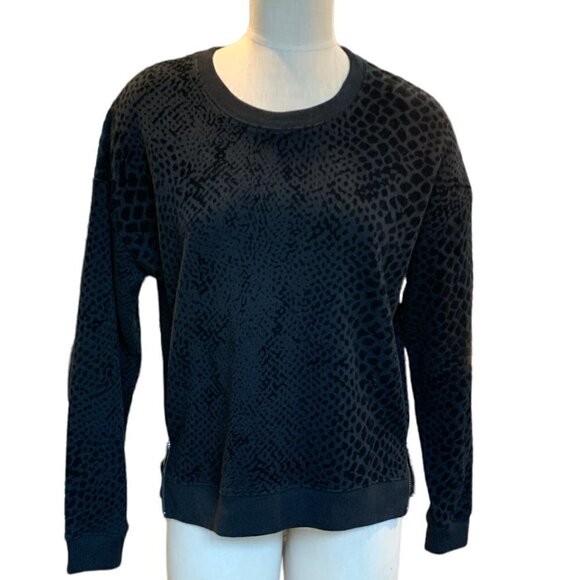 Rails M Marlo Flocked Cobra Print Boxy Pullover Double Side Zip Sweatshirt 49G - Picture 4 of 15